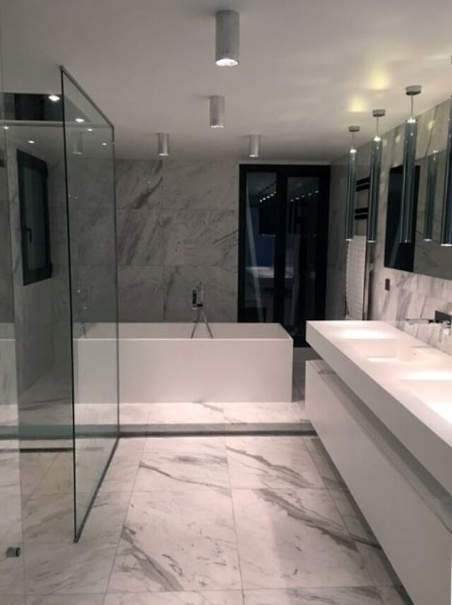 Salle de bain corian et marbre